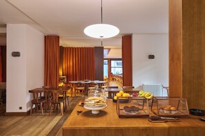 Daily buffet breakfast for a fee - Le Berger Latroupe Hotel (Brussels)