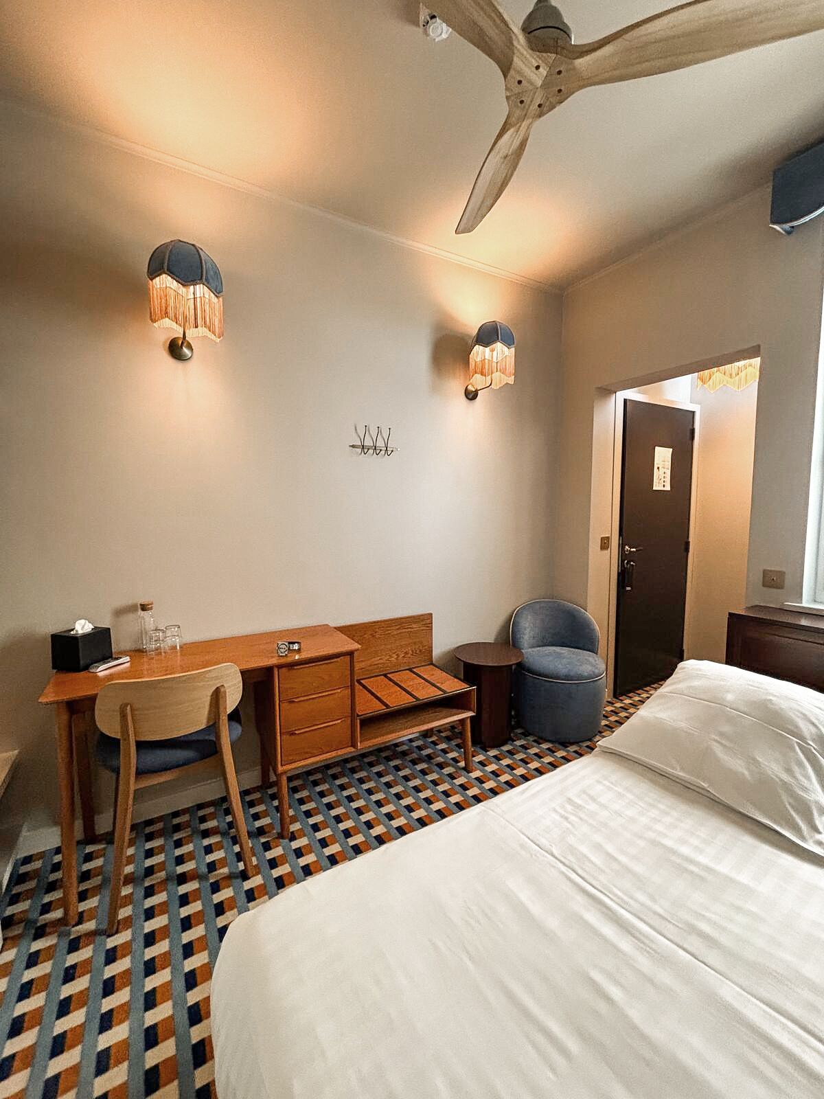 Single Business Room - Mini (New 2026) | 무료 WiFi, 침대 시트