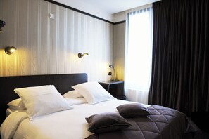 Le Standard Deluxe | Free WiFi, bed sheets - Latroupe Hotel Le Berger. (Brussels)