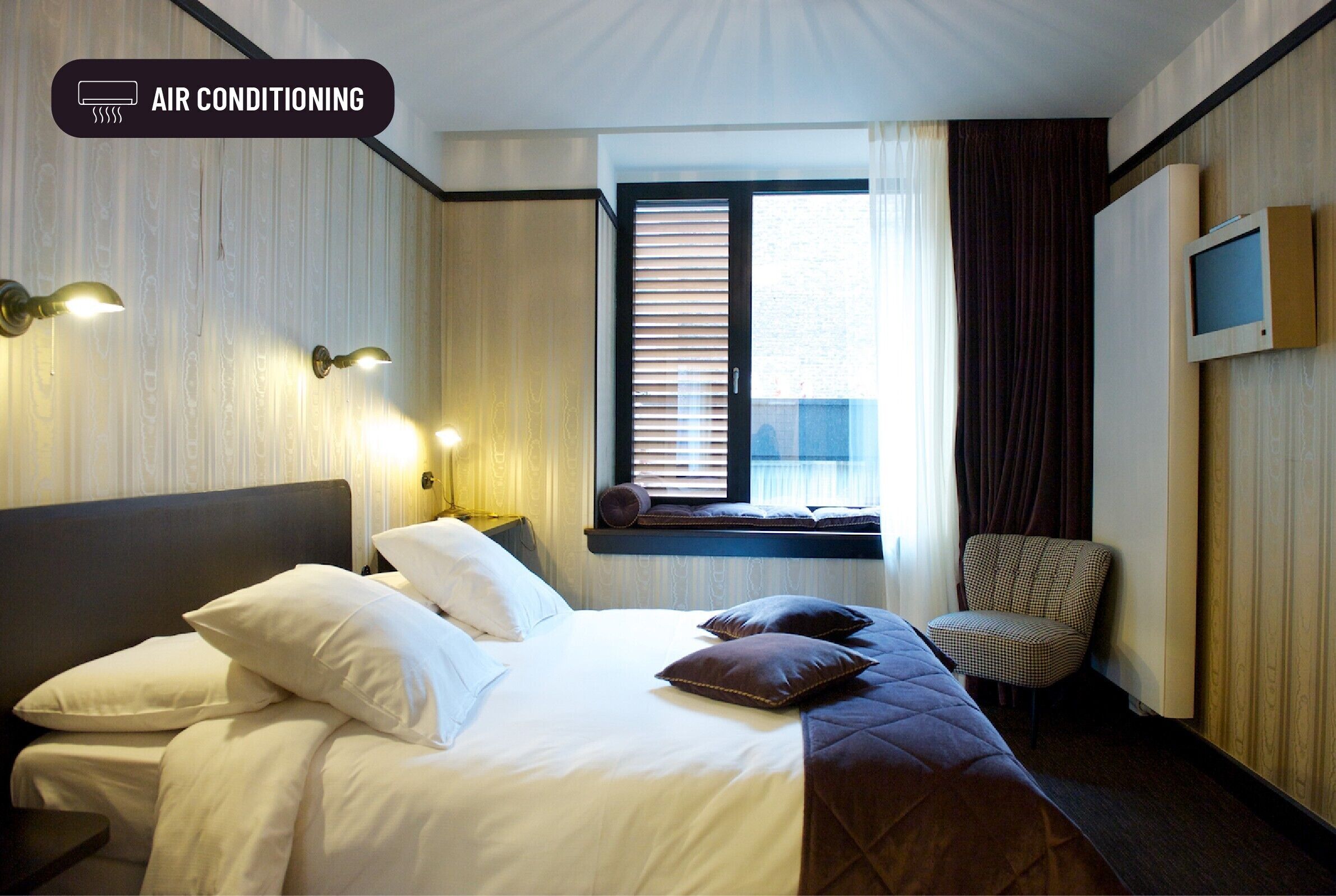 Le Standard Deluxe | Free WiFi, bed sheets