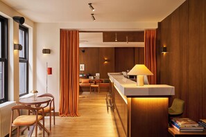 Reception - Le Berger Latroupe Hotel (Brussels)