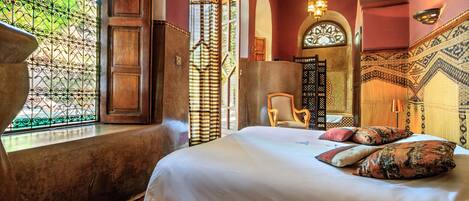 Deluxe Twin Room (Chambre Saint Exupéry) | 3 bedrooms, premium bedding, individually decorated