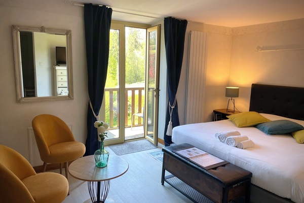 Escritorio, cunas y wifi gratis