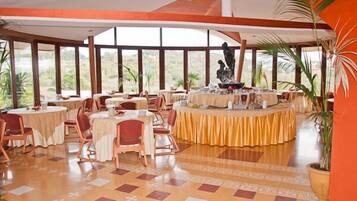 Tägliches Frühstücksbuffet gegen Gebühr