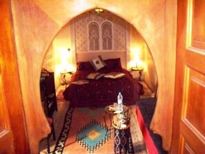 Premium bedding, in-room safe, individually decorated - Riad Dubai (Marrakech)