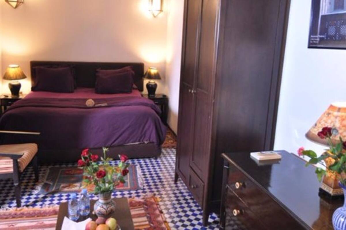 Suite sénior, 1 habitación, baño privado (Tahar Ben Jelloun) | 1 dormitorio y ropa de cama de alta calidad