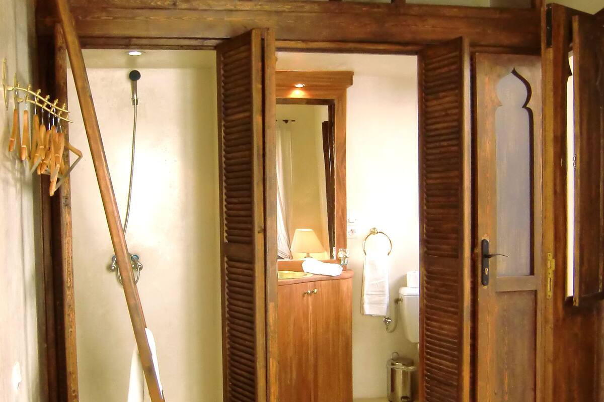 Double Room (Nomad) | Down duvets, individually decorated, free cots/infant beds