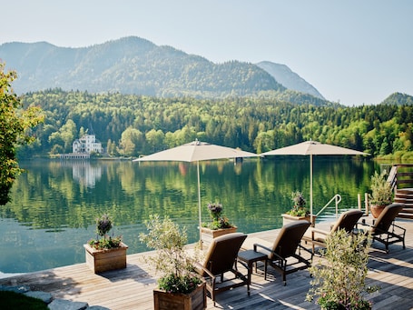 Exterior. TAUROA Seehotel Grundlsee
