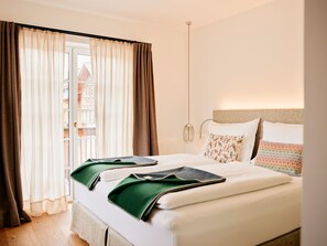 Hypo-allergenic bedding, minibar, in-room safe, desk - TAUROA Seehotel Grundlsee (Grundlsee)