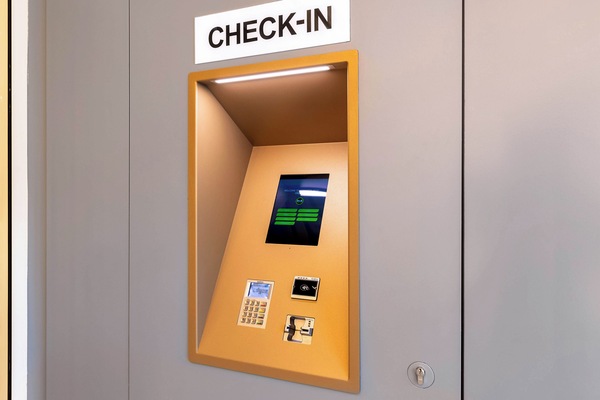 Check-in/check-out kiosk