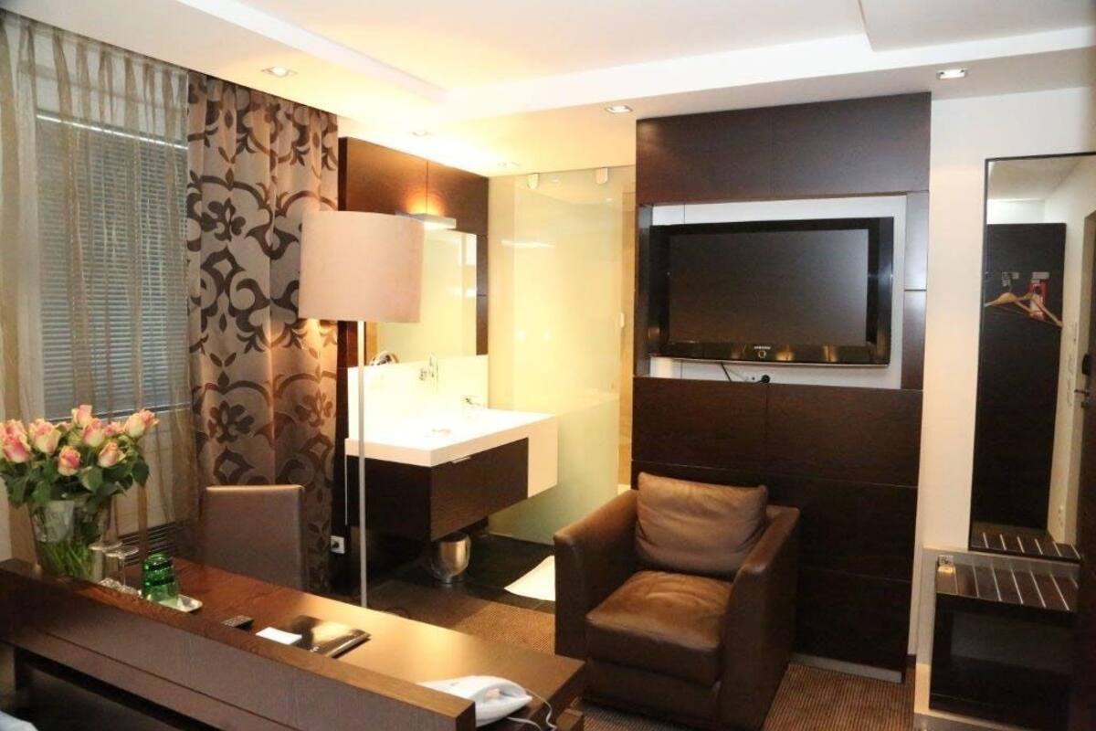 28-inch lcd tv with digital channels, tv