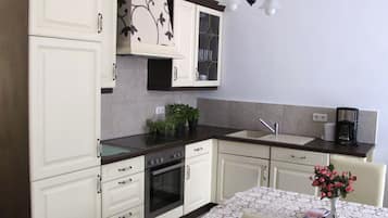 Apartment (Mozart) | Private kitchen | Fridge, microwave, stovetop, coffee/tea maker