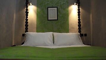 ์ด์งํธ์ฐ ๋ฉด ์ํธ, ๊ณ ๊ธ ์นจ๊ตฌ, ํ๋ก์ฐํ ์นจ๋, ๋ฏธ๋๋ฐ