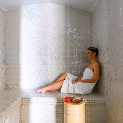 Couples treatment rooms, sauna, steam room, body treatments, body wraps