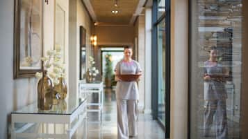 Couples treatment room(s), sauna, steam room, body treatments