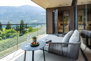Luxury Suite, 1 King Bed, Jetted Tub, Executive Level | Premium bedding, down comforters, pillowtop beds, free minibar - Avidea - Adults Only (Lagundo)