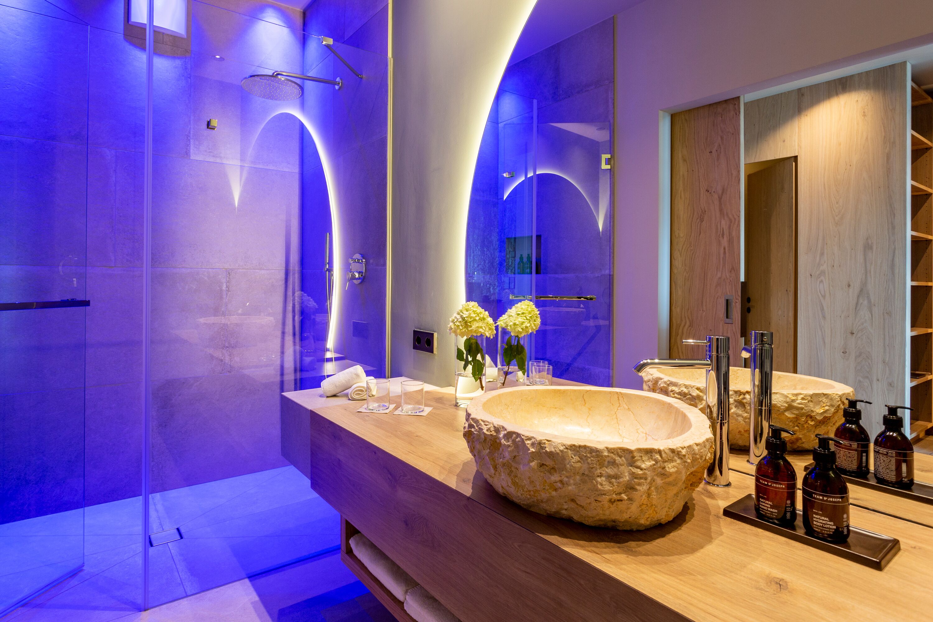 free toiletries, hair dryer, bathrobes, bidet