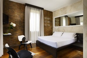Suite | Egyptian cotton sheets, premium bedding, memory foam beds, minibar - Relais Orso (Rome)