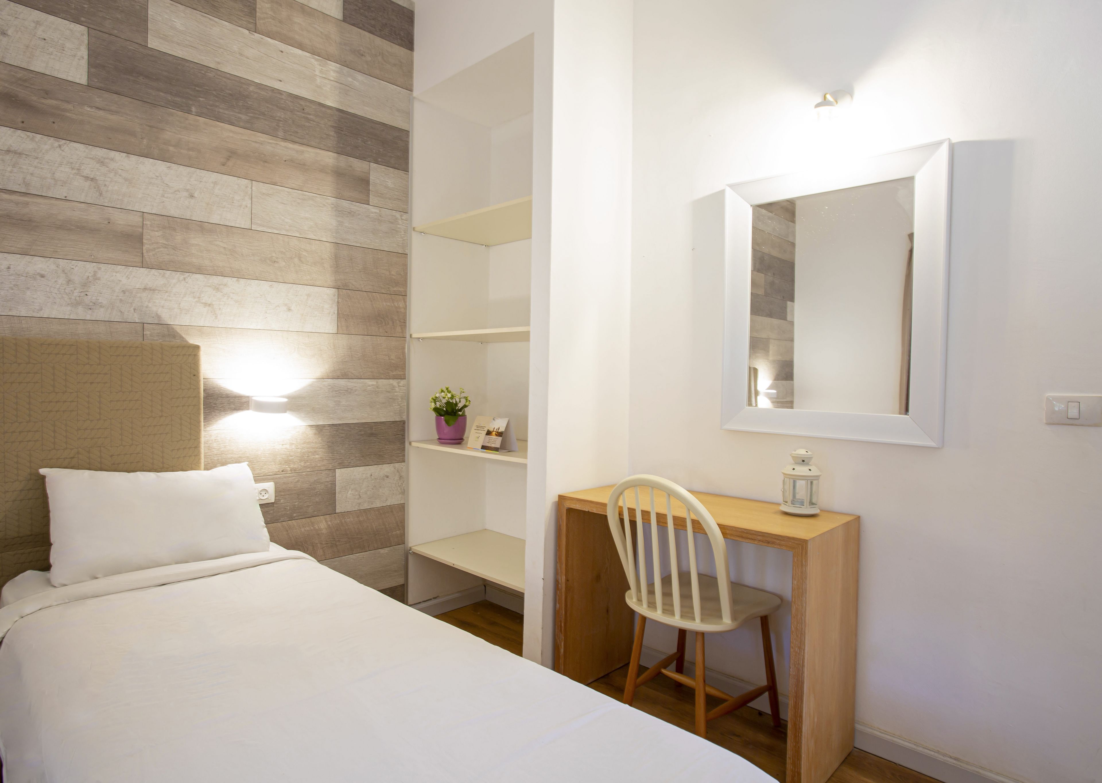 large family apartment, 2 bedrooms, with garden access | minibar, desk, soundproofing, iron/ironing board