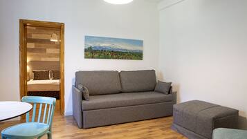 1 camera, minibar, una scrivania, insonorizzazione