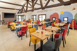 Daily buffet breakfast (EUR 12 per person) - Sure Hotel by Best Western Mougins Belvedere (Mougins)