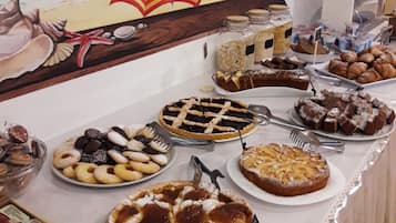Desayuno buffet todos los días (con cargo)