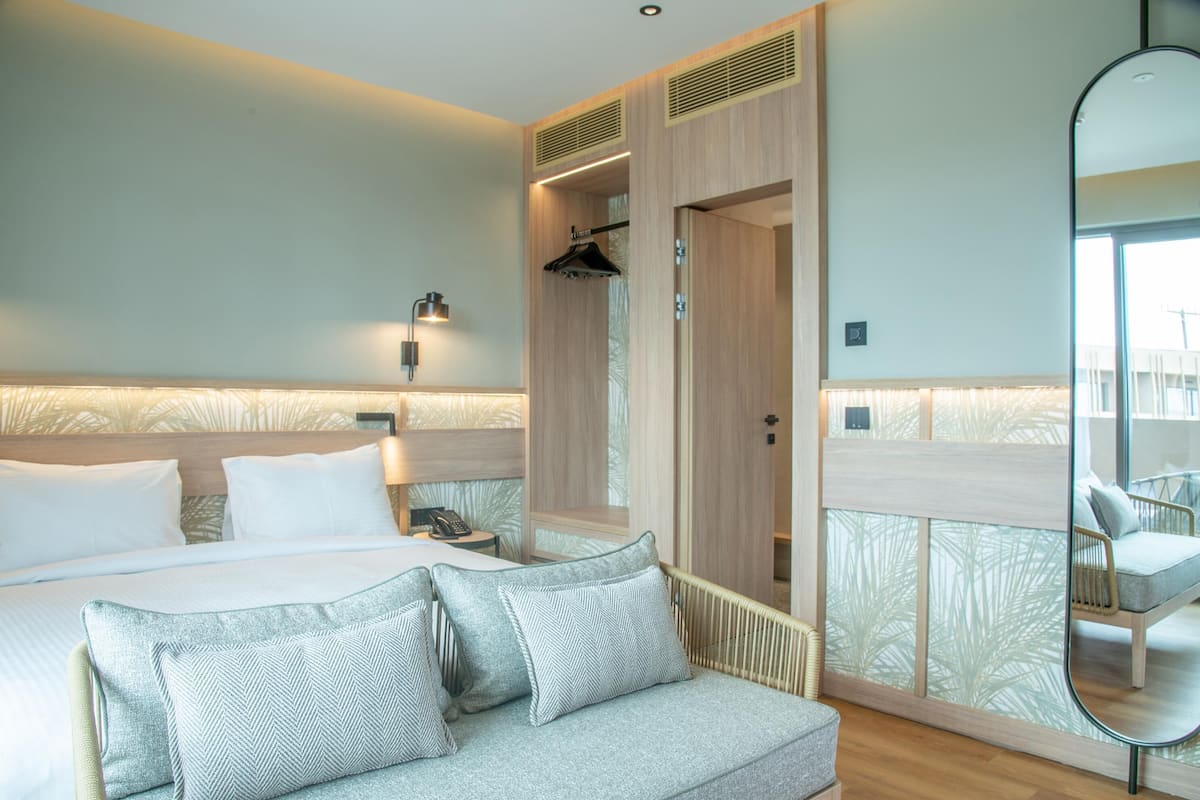 1 bedroom, free minibar, in-room safe, desk