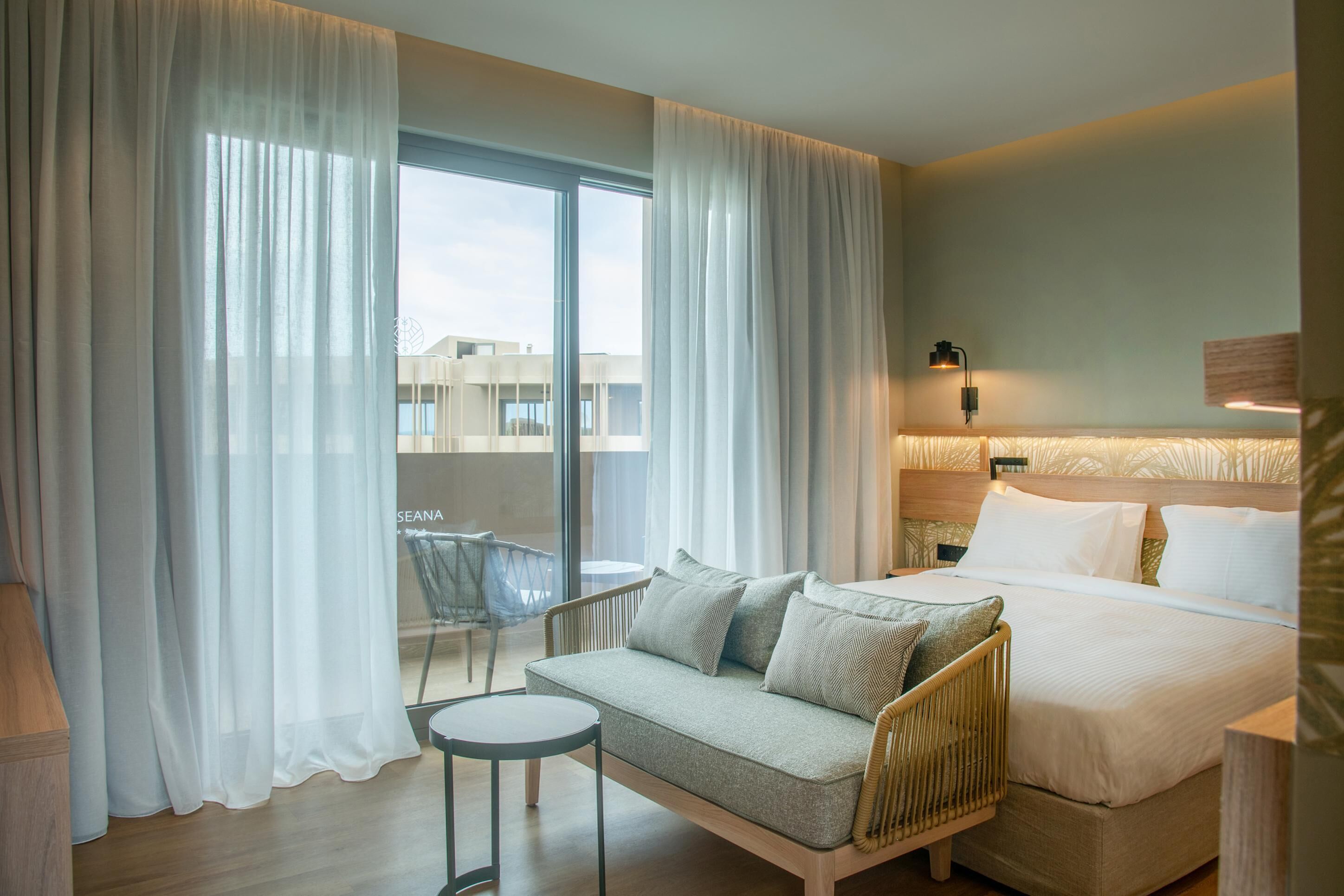 Classic Double Room Single Use, Garden View | Free minibar, in-room safe, desk, blackout drapes