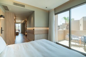 1 bedroom, free minibar, in-room safe, desk