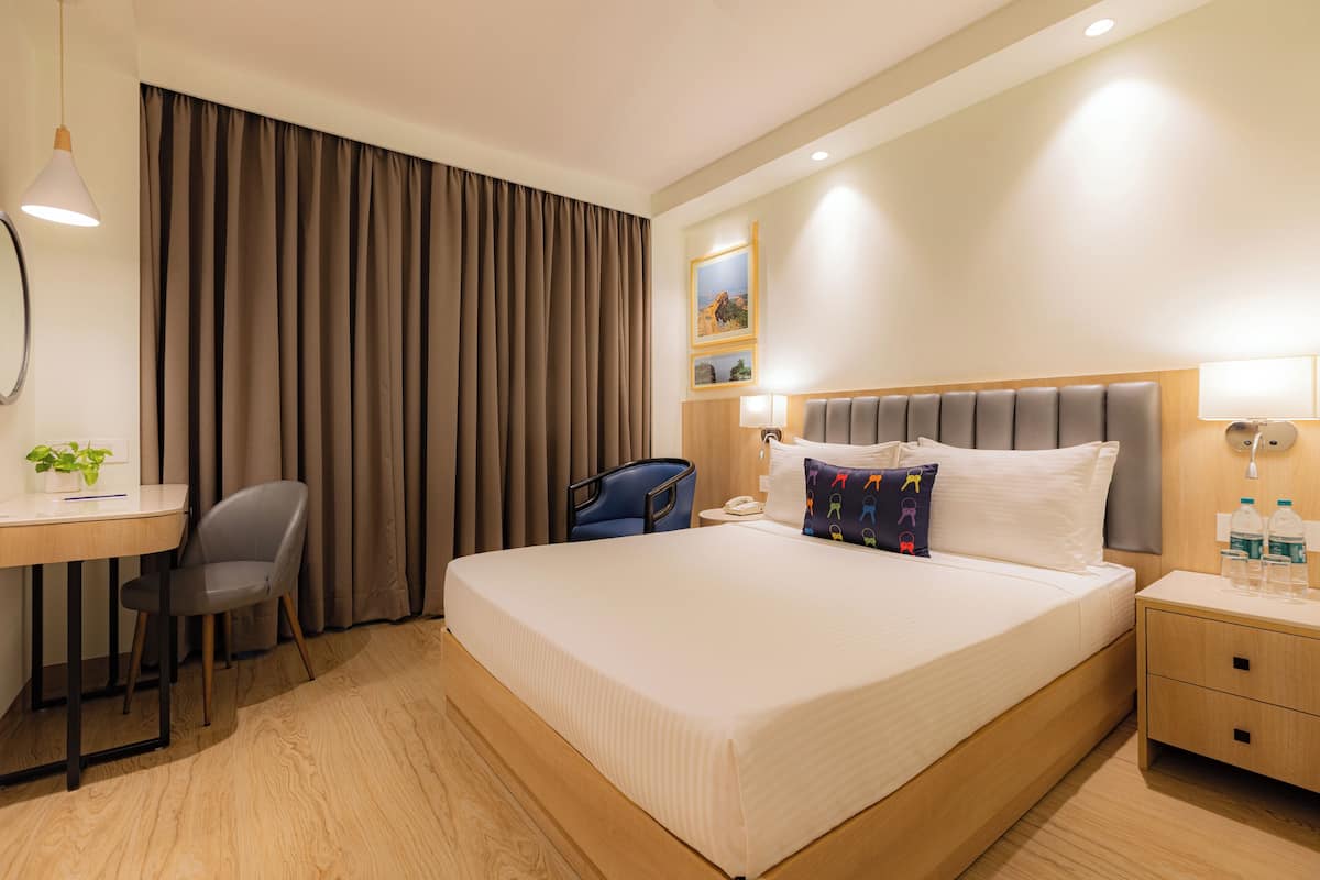 Minibar, in-room safe, iron/ironing board, free WiFi