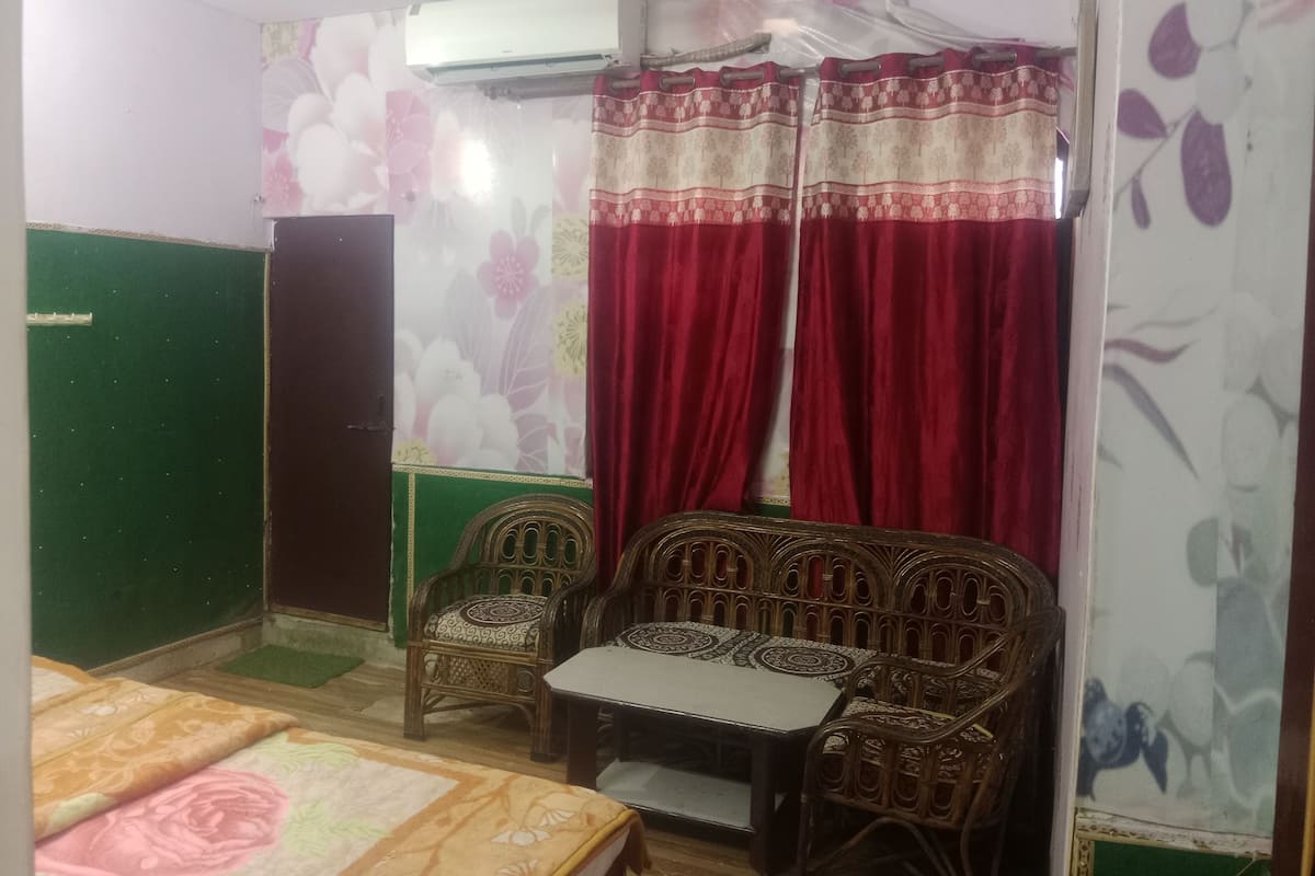 Executive Room, 1 Bedroom | Bar mini, meja, kalis bunyi, Wi-fi percuma