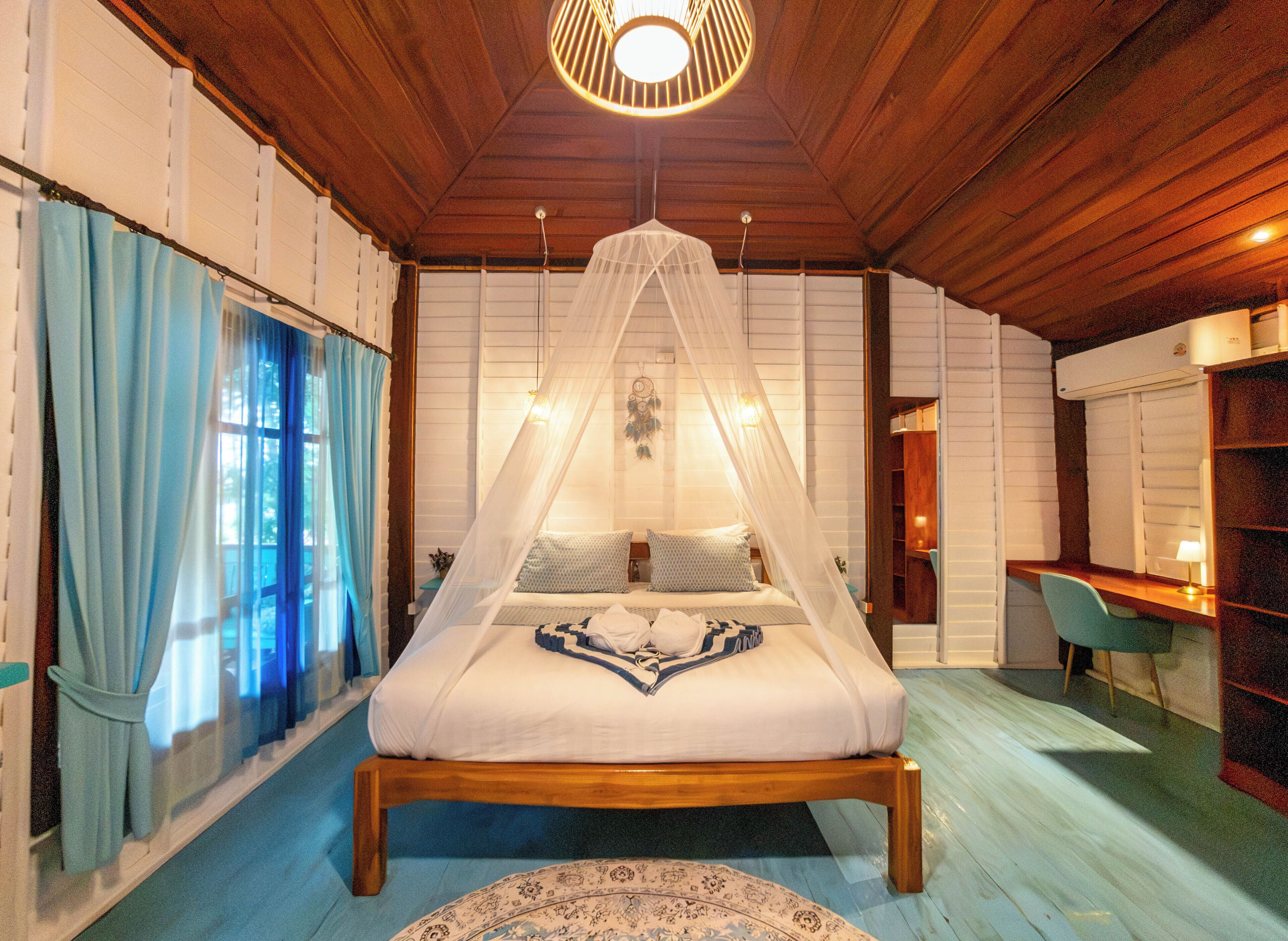 Ropa de cama de alta calidad, colchones Select Comfort y wifi gratis 