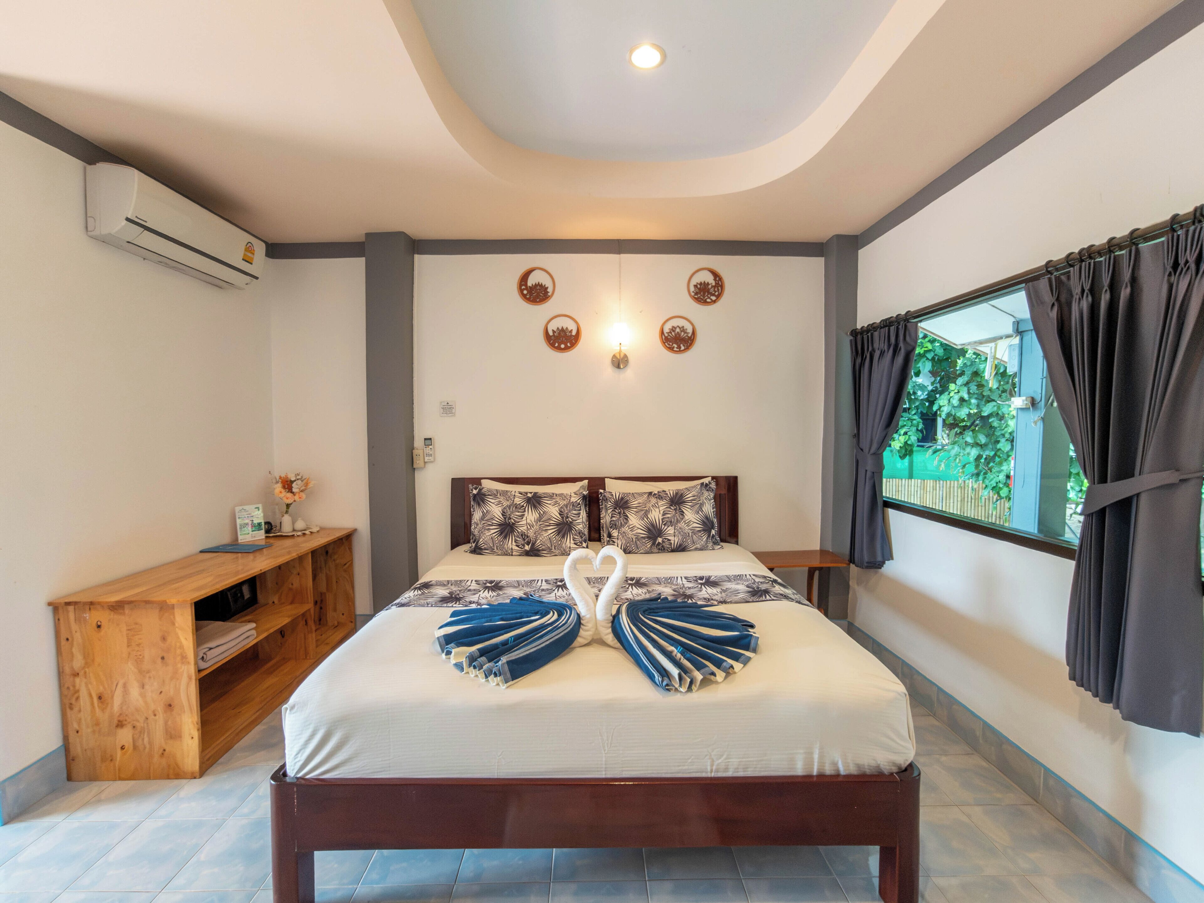 Ropa de cama de alta calidad, colchones Select Comfort y wifi gratis 