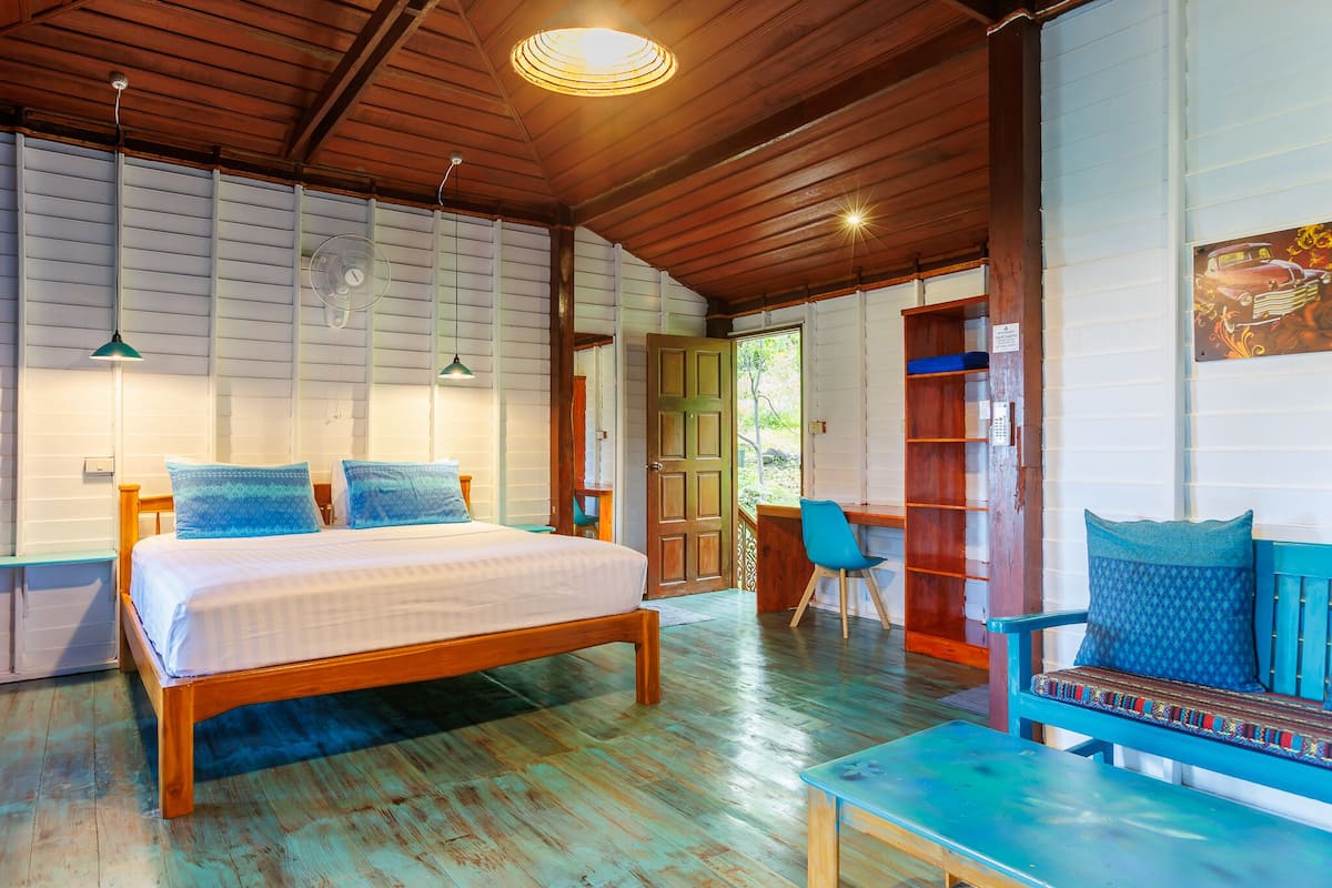 Premium bedding, Select Comfort beds, free WiFi, bed sheets