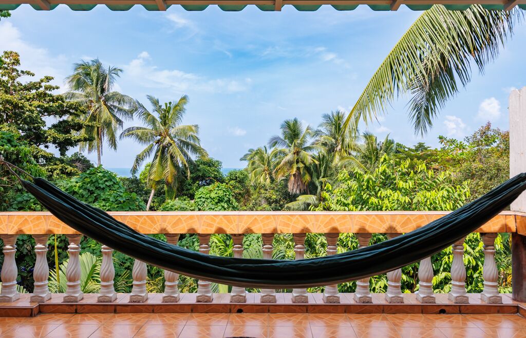 高档床上用品、Select Comfort 床、免费 WiFi、床单