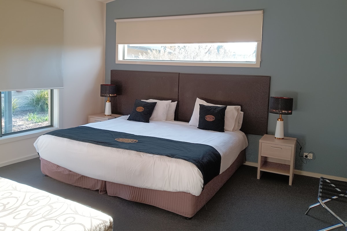 Premium bedding, pillow-top beds, in-room safe, desk