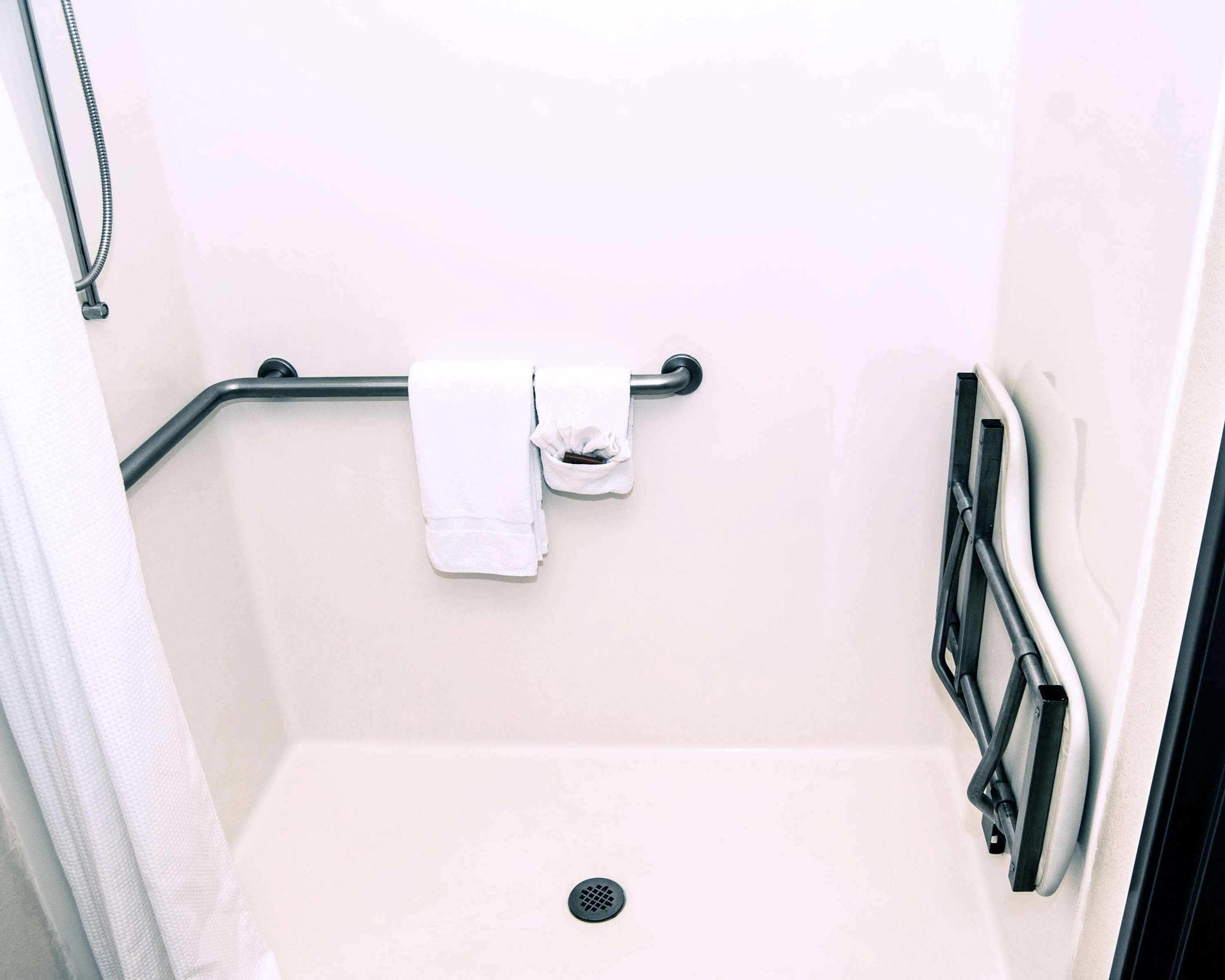 standard room, 2 queen beds, accessible, non smoking | bathroom | combined shower/bathtub, free toiletries, hair dryer, towels