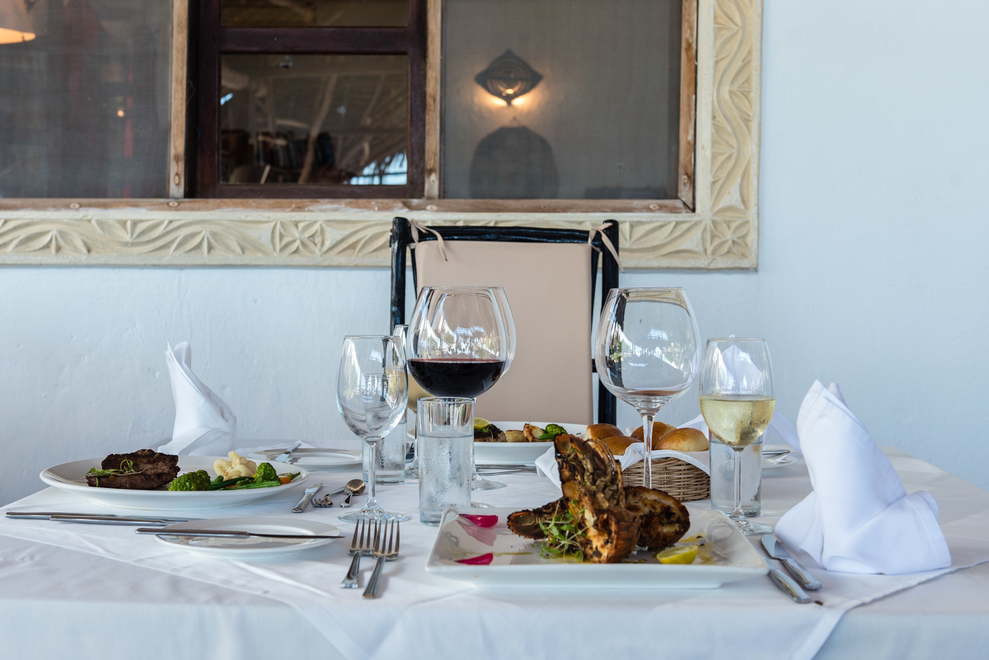 breakfast, lunch, dinner served; international cuisine