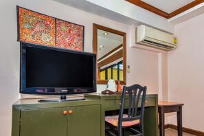 Superior Twin Room | Room amenity - OYO 447 Royal Express Hua Hin (Hua Hin)