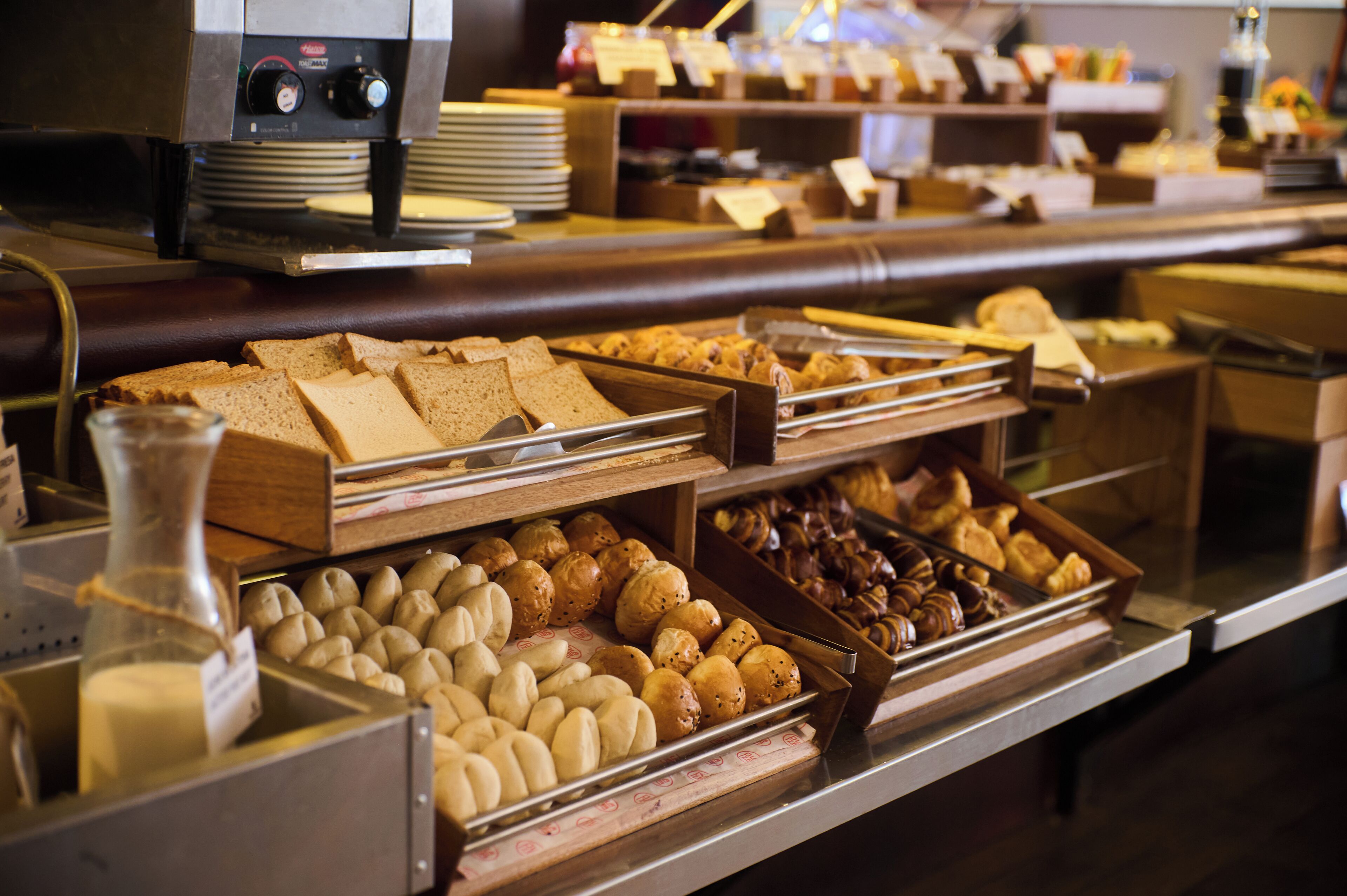 daily buffet breakfast (pen 58 per person)