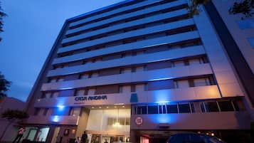 Fachada del alojamiento - Noche