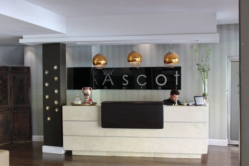 Ascot Hotel by null