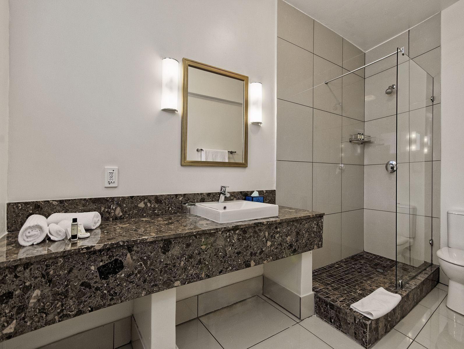 free toiletries, towels