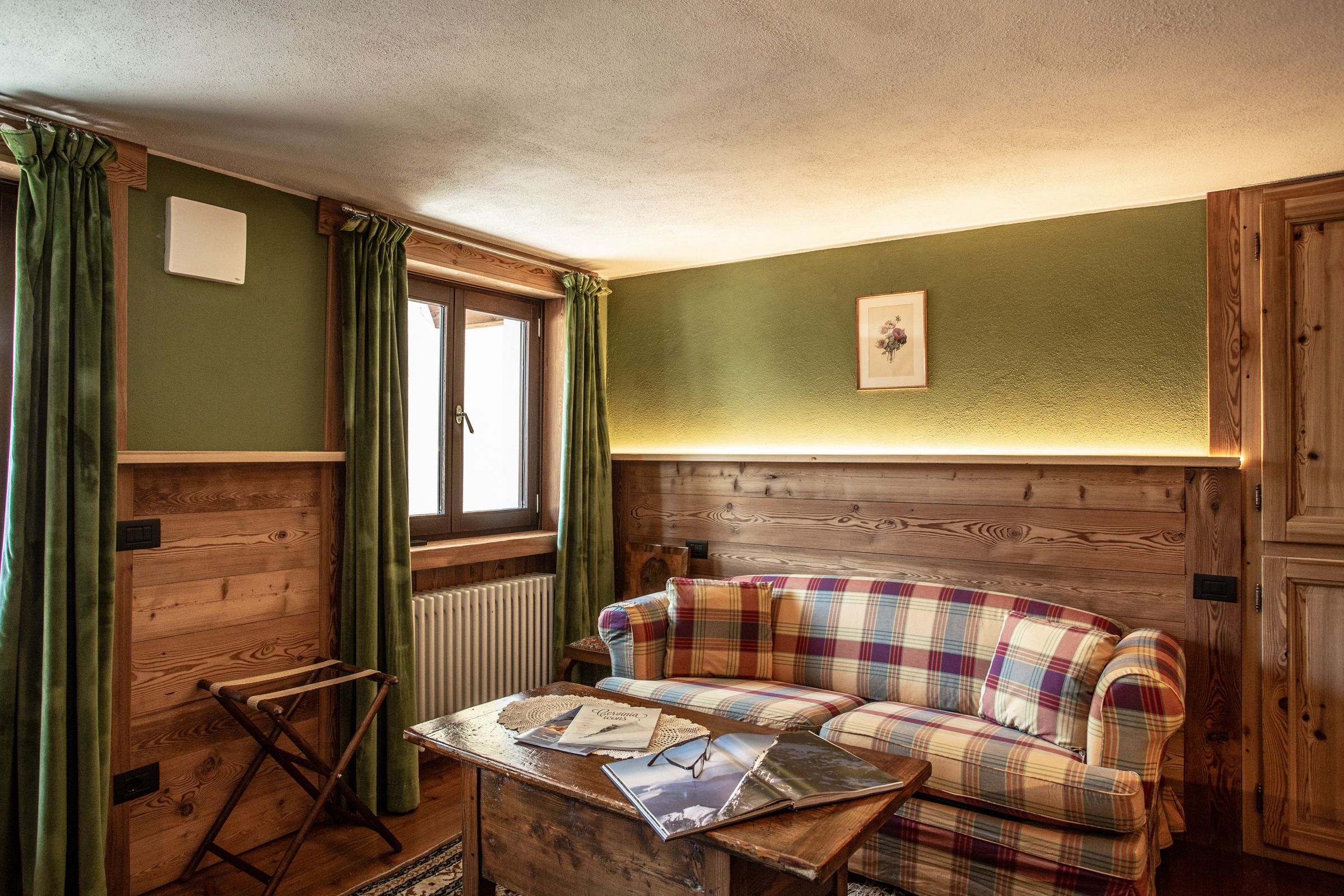 suite (mini) | desk, free wifi, bed sheets