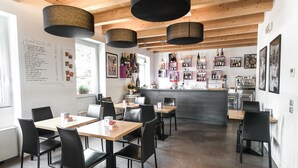 酒吧（店内）