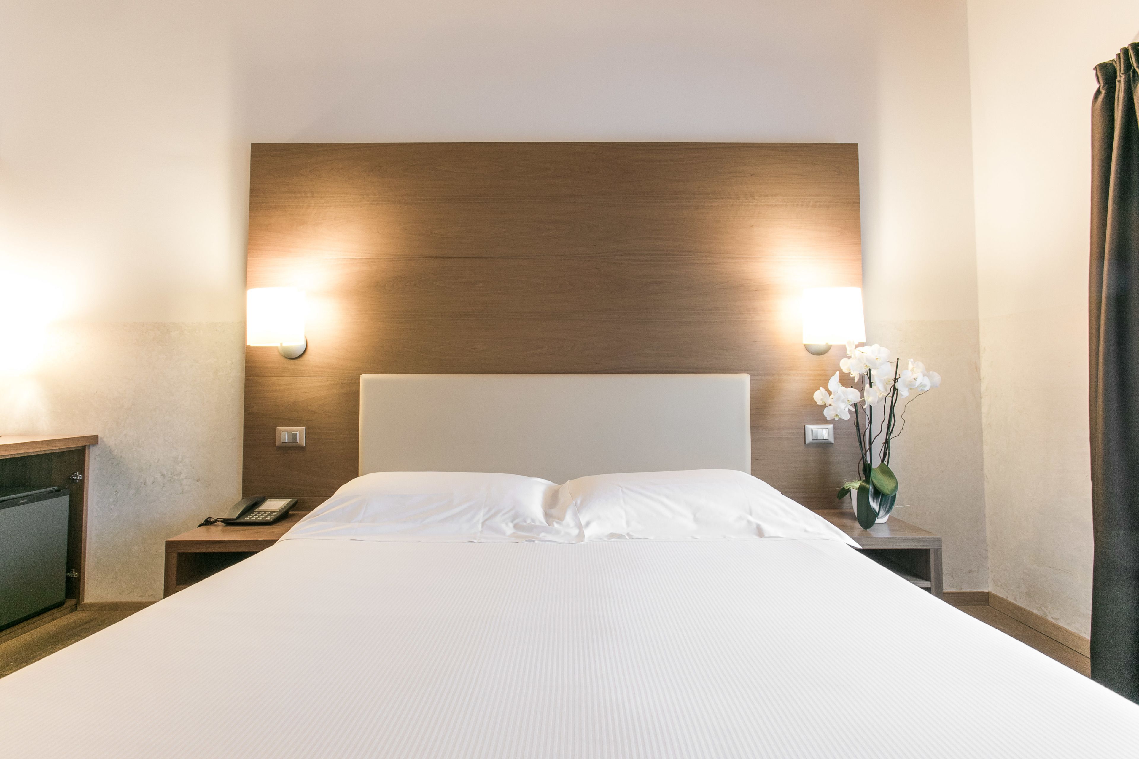 hypo-allergenic bedding, minibar, in-room safe, desk