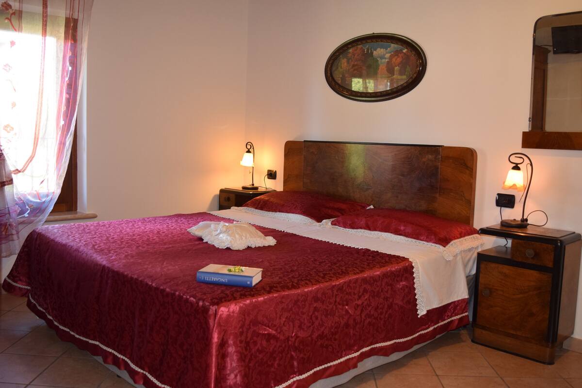 Desk, blackout curtains, free cots/infant beds, rollaway beds
