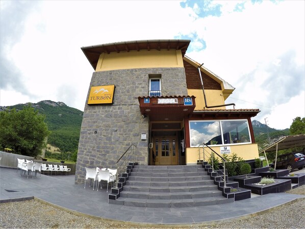 Majoituspaikan julkisivu