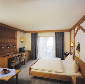 Premium bedding, down duvets, minibar, in-room safe - Hotel Panther (Saalbach-Hinterglemm)
