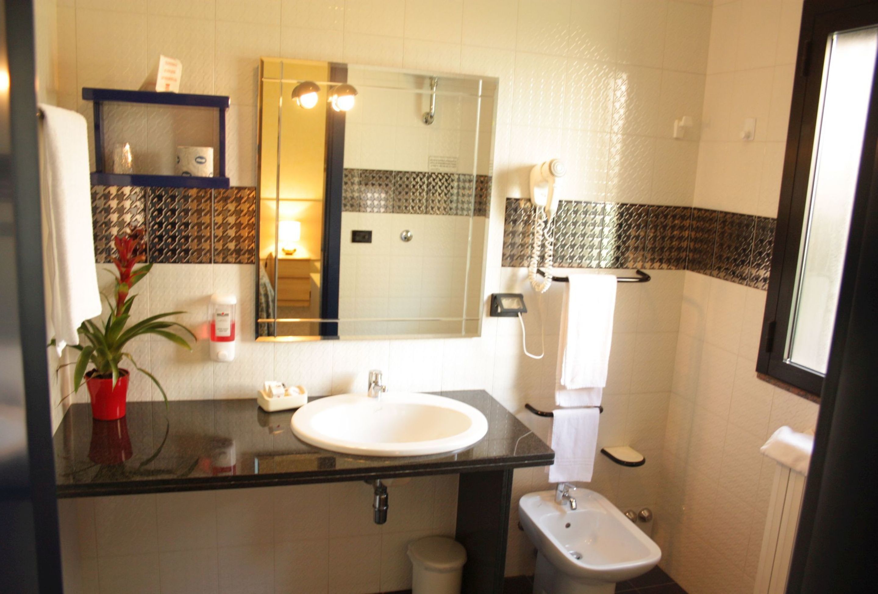 rainfall showerhead, free toiletries, hair dryer, bidet